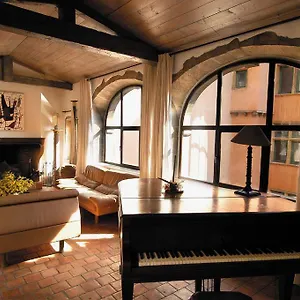 La Tour Rose Hotel